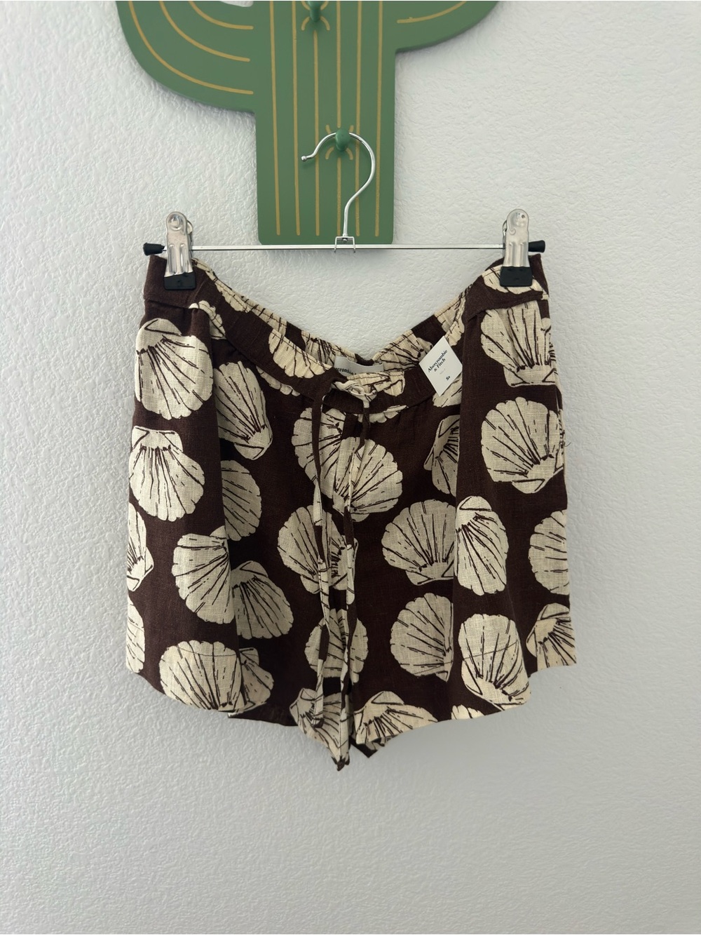 NWT ABERCROMBIE & FITCH LINEN SHORTS - S